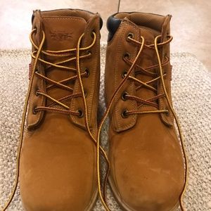 *New* Levi’s work boots